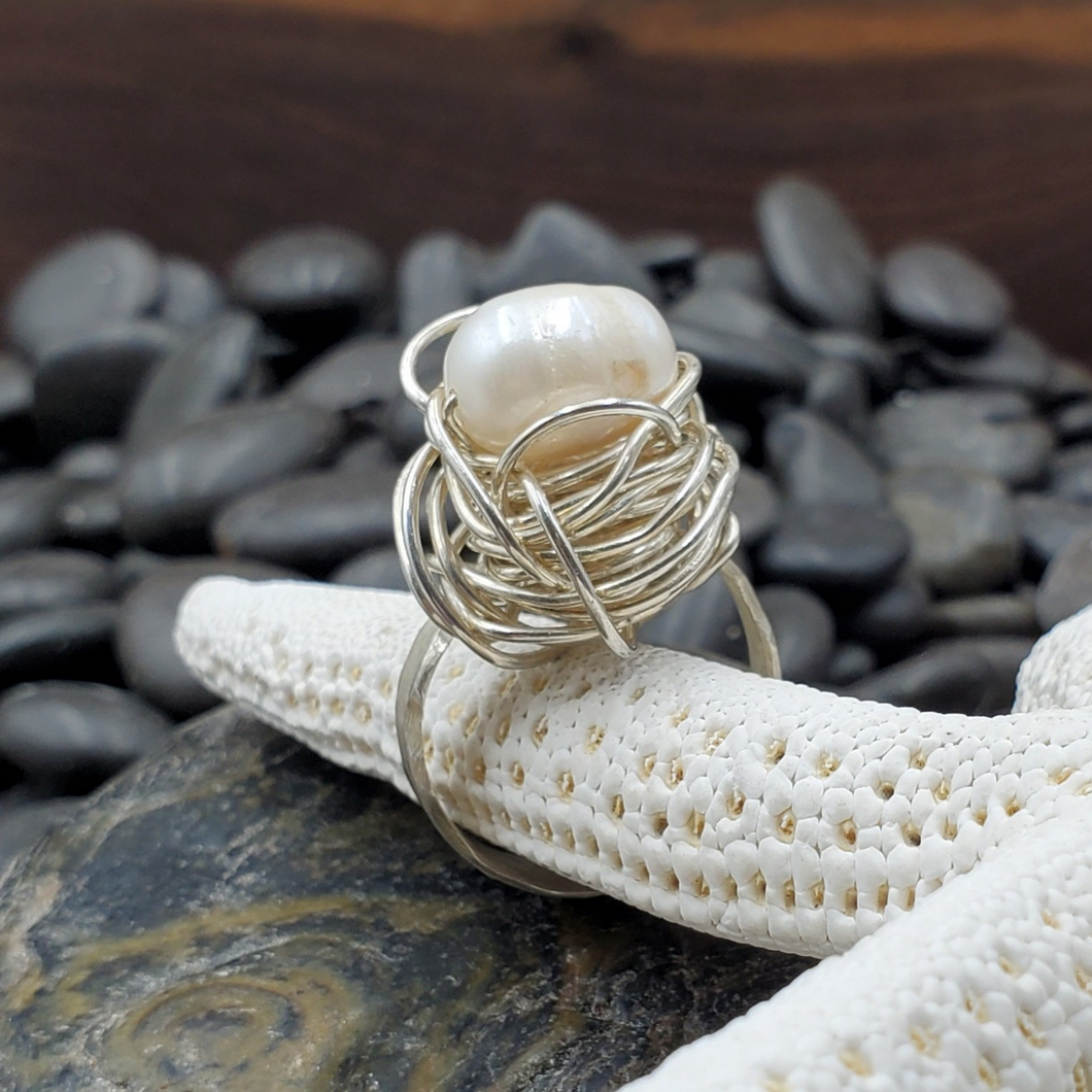 Scalloped Band Pearl Ring