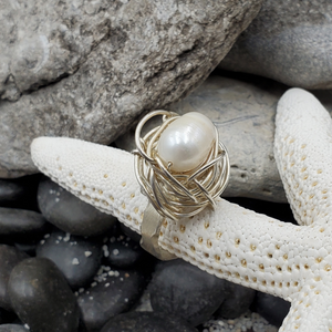 Scalloped Band Pearl Ring